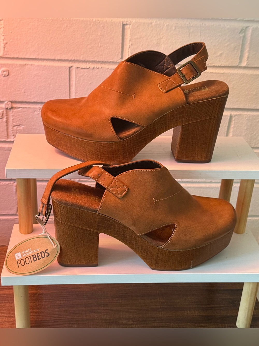 White Mountain Footbeds Brown Platform Clogs Heels Size 9.5 NWT 70s Retro